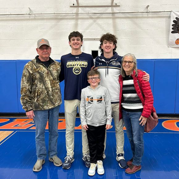 Meet your Posher, Cathy - Picture 1 of 1